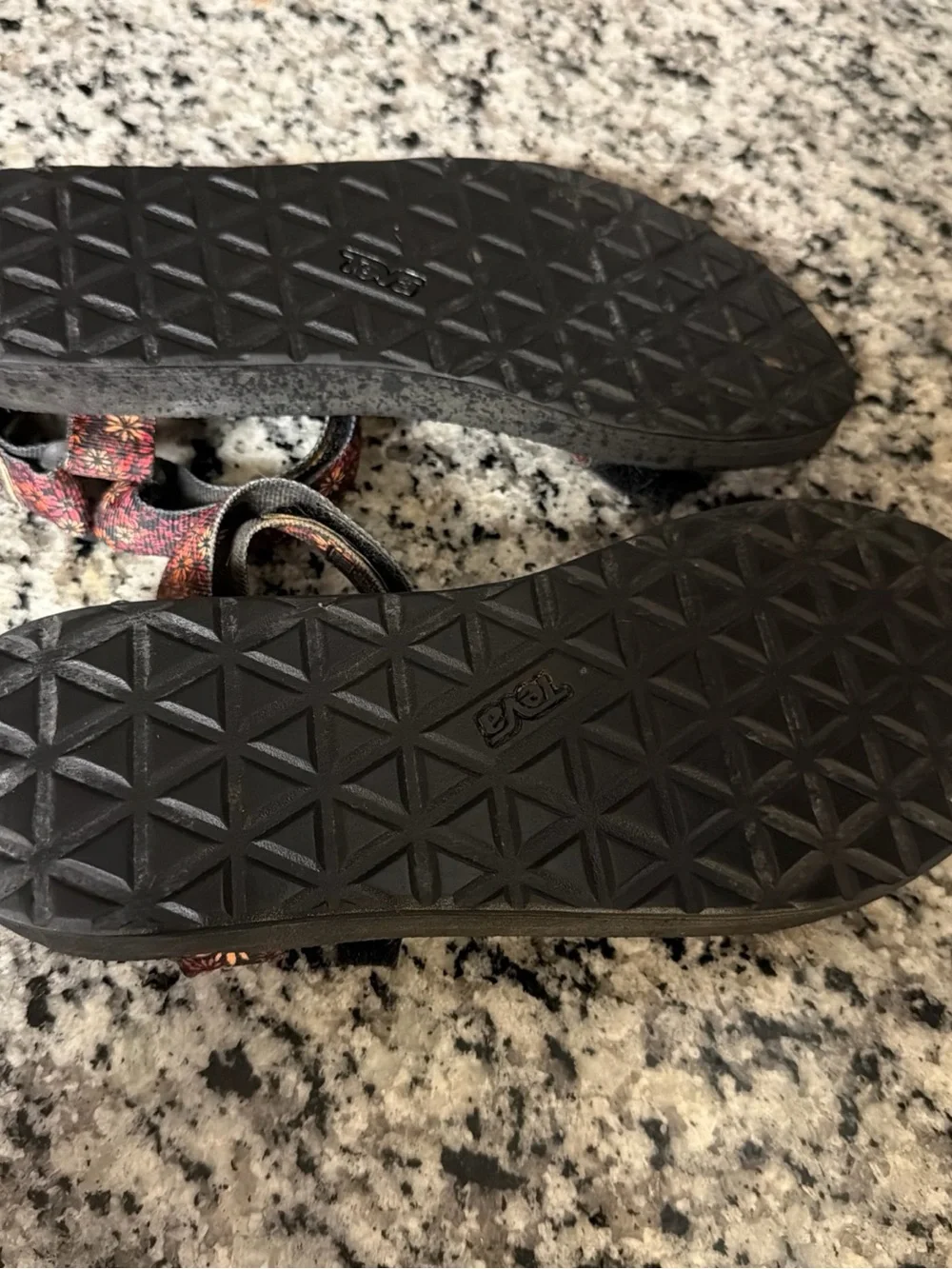 Teva Original Universal Wildflower Multicolor floral ankle strap sandals size9